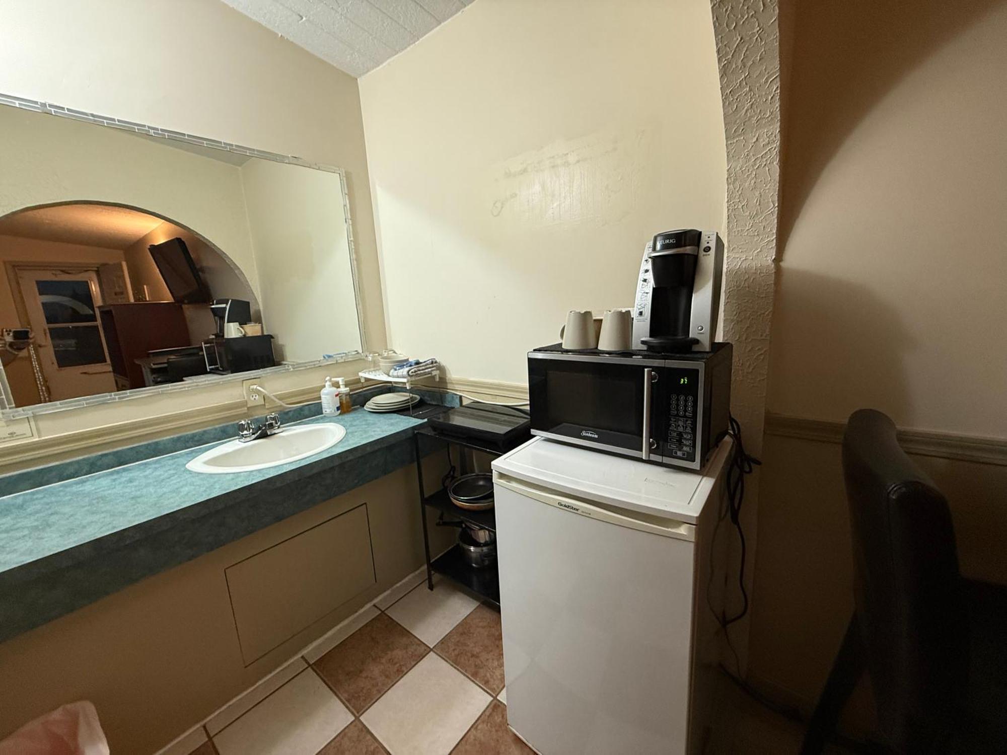 Centre Suite Inns Motel Bonnyville Exterior foto